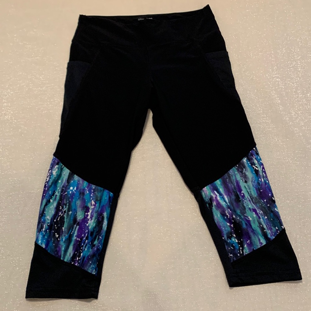 Weekend by Marika Leggings/Yoga Pants Size  M